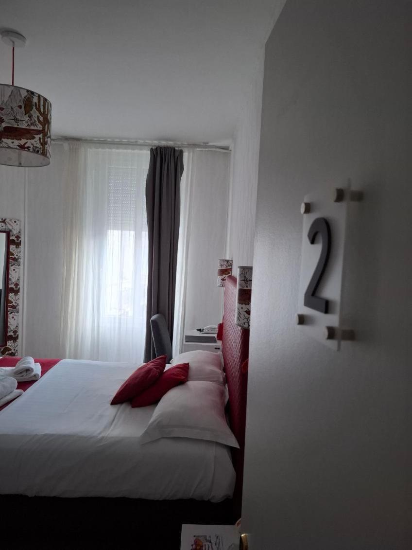 Le Crist'Al, Hotel Familial, Climatise, En Front De Mer Saint-Georges-de-Didonne Habitación foto