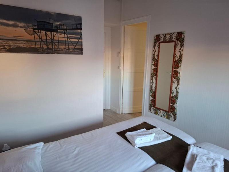 Le Crist'Al, Hotel Familial, Climatise, En Front De Mer Saint-Georges-de-Didonne Habitación foto