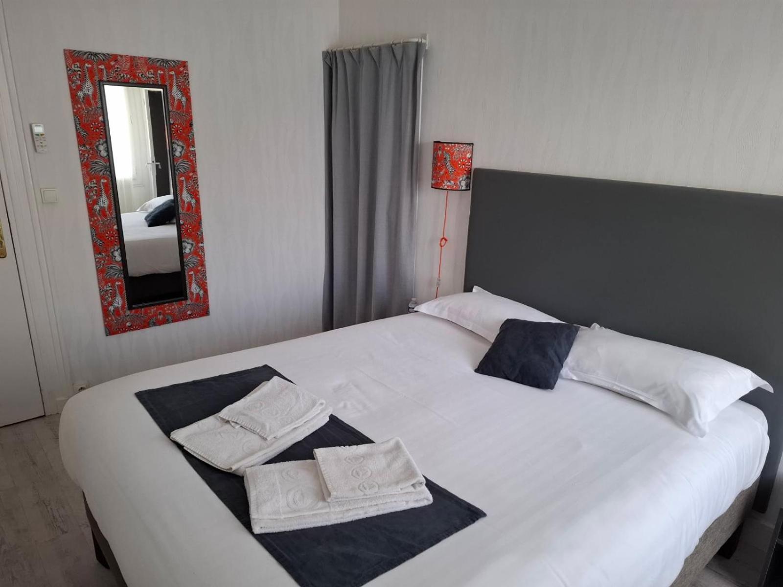 Le Crist'Al, Hotel Familial, Climatise, En Front De Mer Saint-Georges-de-Didonne Habitación foto